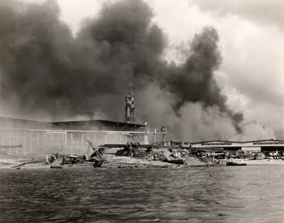 Pearl Harbor: Σπάνιες φωτογραφίες και βίντεο από την μοιραία Ιαπωνική επίθεση